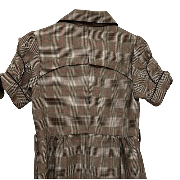 Women’s plaid jacket with cute sleeve details and  double breasted buttons. - Picture 3 of 6